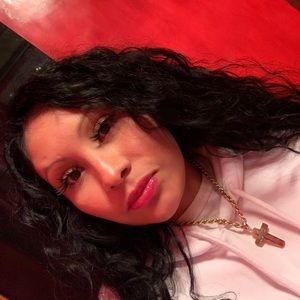 Meet your Posher, Ana b